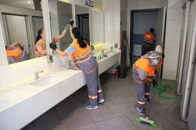 Eyüpsultan Belediyesi'nden yeni eğitim yılı öncesi kapsamlı okul temizliği