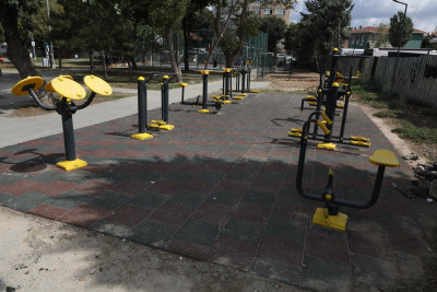 Parklarda çalışmalar devam ediyor