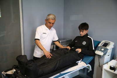 Eyüpsultan Belediyesi'nden Amatör Spor Kulüplerine Destek: Sporcu Sağlık Merkezi Hizmete Girdi