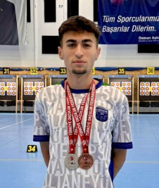 Eyüpsultan Belediyesi sporcuları zirvede