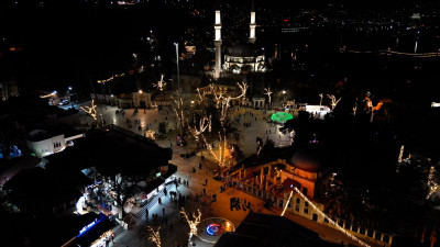 Eyüpsultan Ramazan öncesi ışıklarla donatıldı