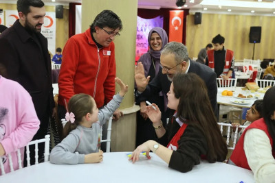 Başkan Özmen, “Öğretmenim Benimle” iftar programında öğrenci ve öğretmenlerle buluştu