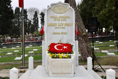 Milli şairimiz Ersoy, İstiklal Marşı'nın kabulünün 105. yılında anıldı