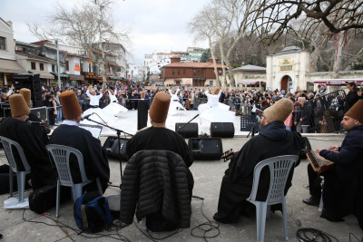 Eyüpsultan Camii Meydanı'nda sema gösterisine yoğun ilgi