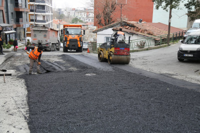 Eyüpsultan'da asfaltlama çalışmaları devam ediyor