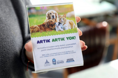 Yemek artıkları patili dostlarımıza can oluyor