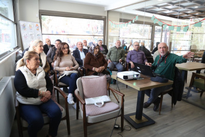 Emekliler Lokali'nde İstanbul'un bilinmeyen yüzü konuşuldu