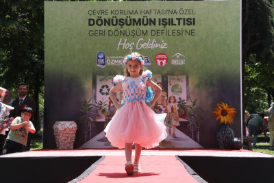 Dönüşümün Işıltısı "Geri Dönüşüm Defilesi"