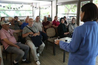 Emekliler Lokali Hafıza Kafe'de Yaşlı İstismarına Karşı Farkındalık Semineri 