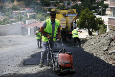 Taşocağı Dikyol Sokak'ta asfalt onarım
