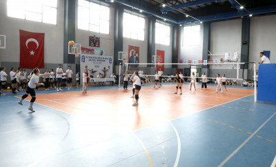 Genç voleybolcular filede yıldızlaştılar