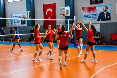 30 Ağustos'un zafer ruhu voleybol sahasına taşındı