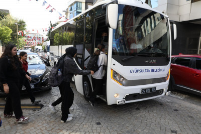 Eyüpsultan'da Öğrencilere Abonman ve Ücretsiz Servis Desteği