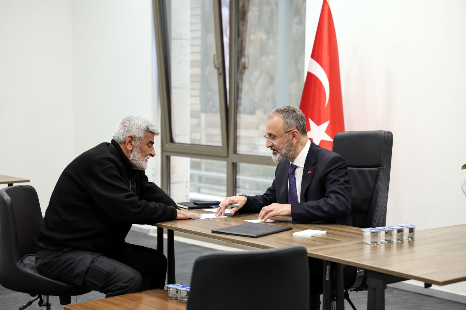 Başkan Özmen Halk Gününde vatandaşlarla buluşuyor