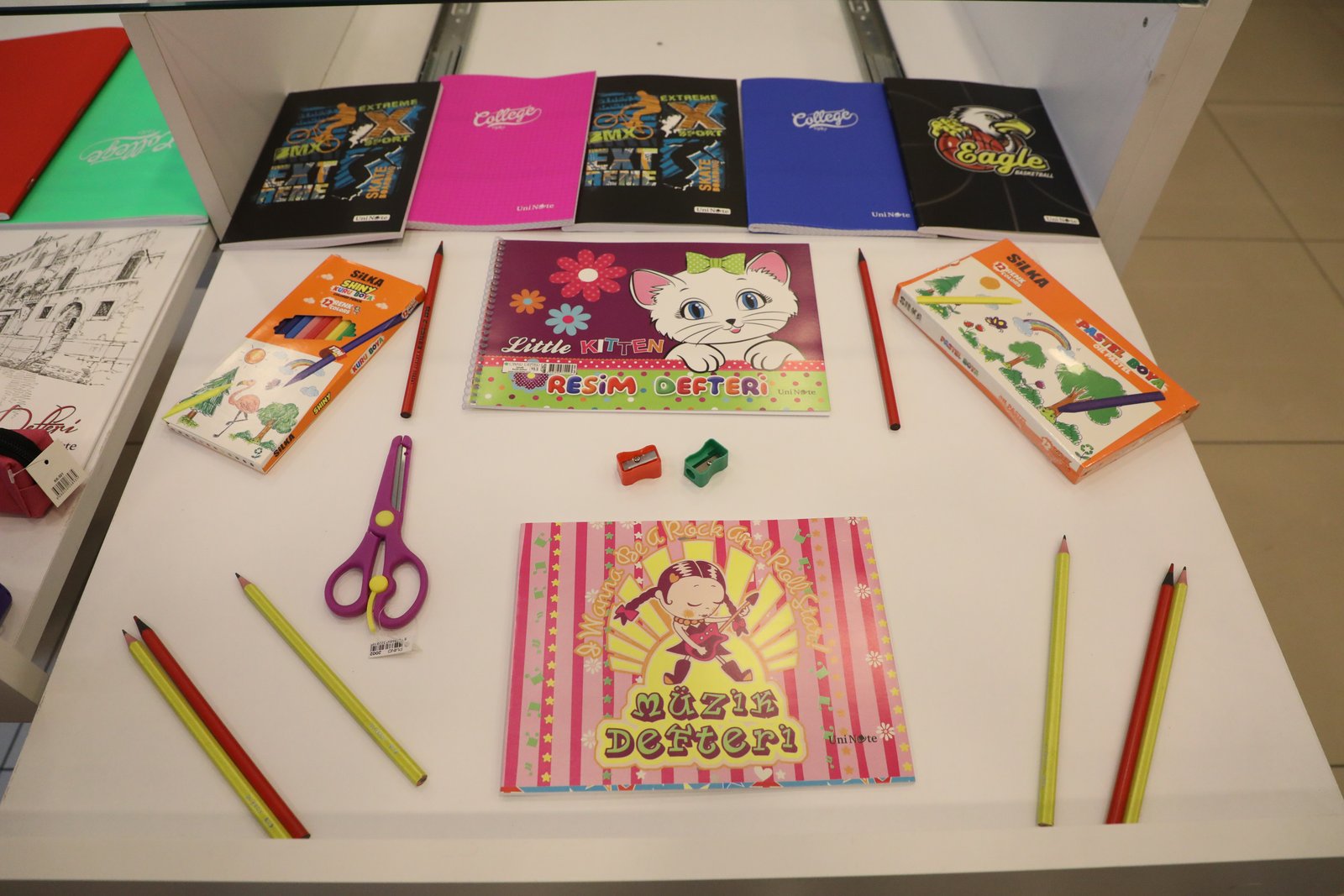 Öğrencilere kırtasiye desteği başladı