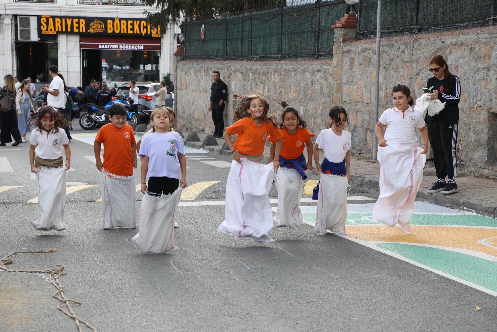Eyüpsultan'da sokaklar çocuklarımız için dönüşüyor
