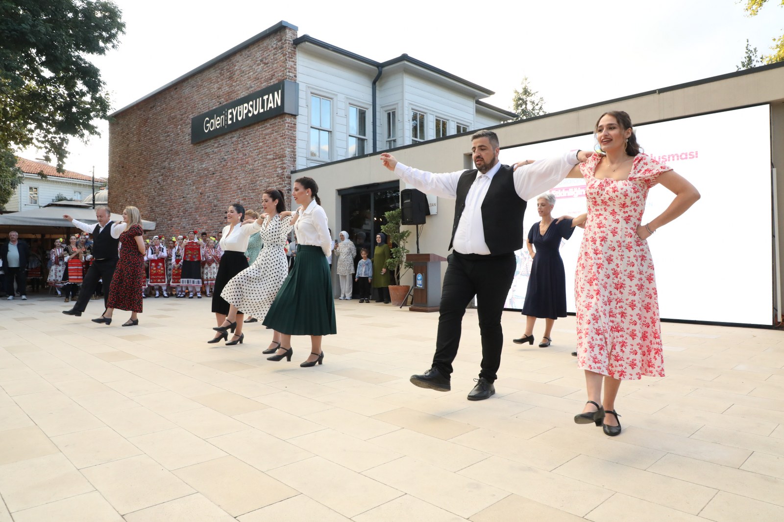 Festival tadında sergi açılışı