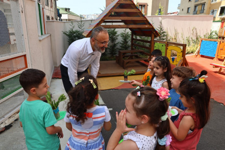 Başkan Özmen: “9 Çocuk Etkinlik Merkeziyle Ailelerin Yanındayız”