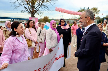 Meme kanserinde farkındalık için Eyüpsultan'da yürüdüler