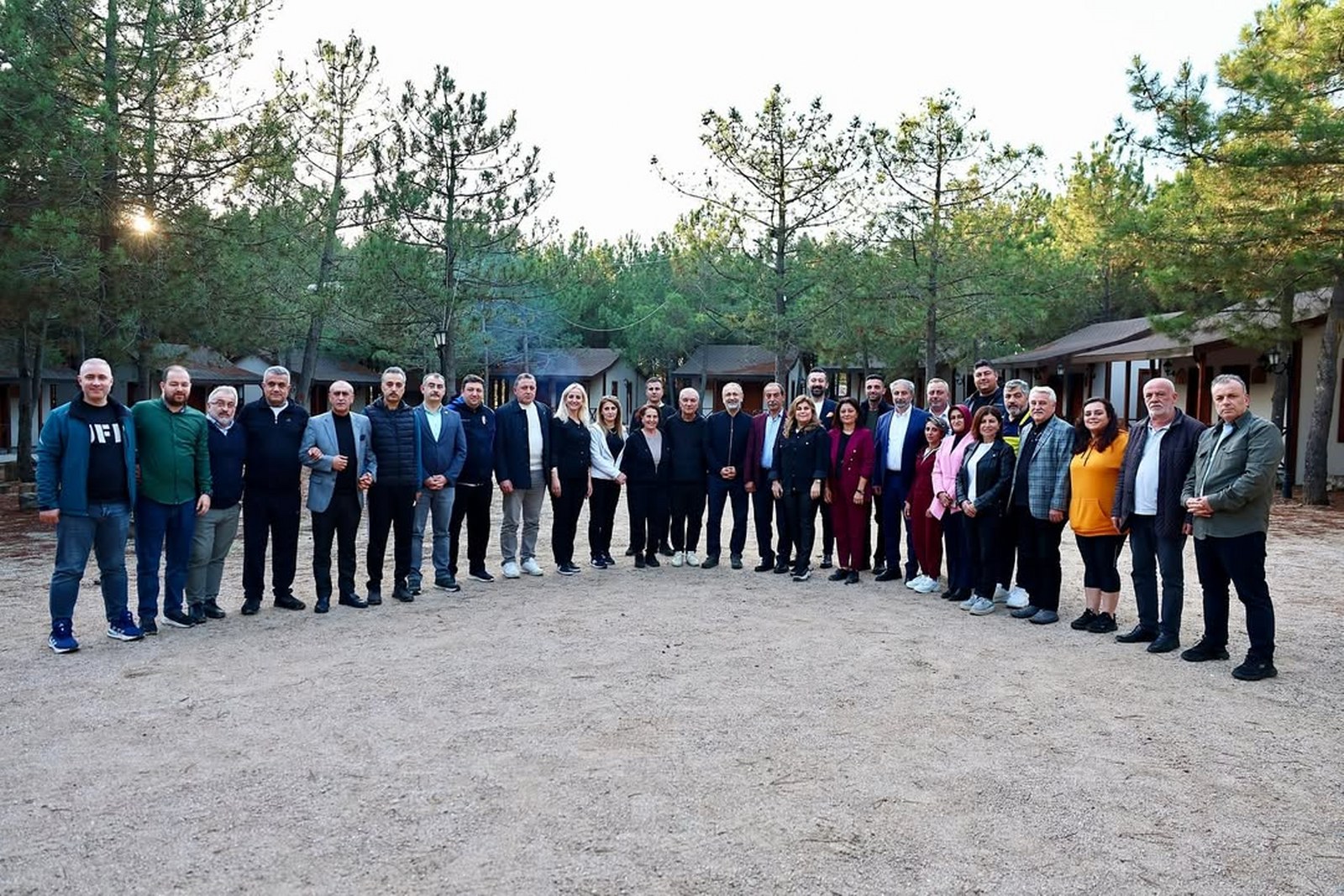 Başkan Özmen, Çiftalan Gençlik Kampı'nda muhtarlarla bir araya geldi