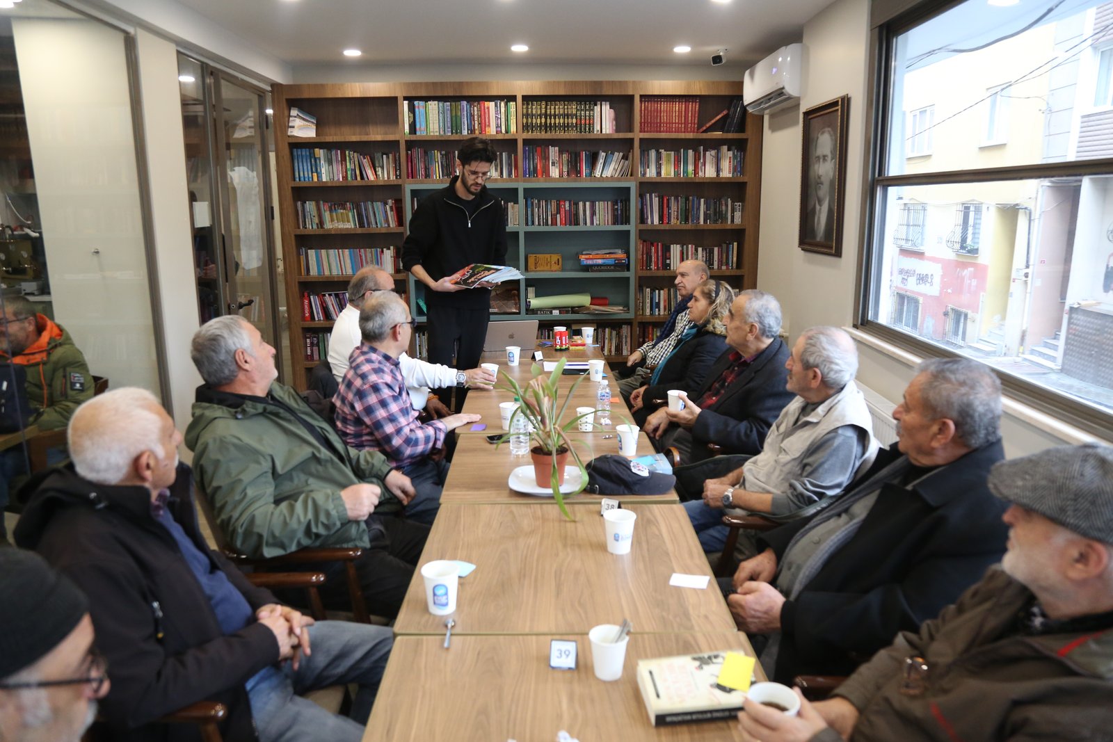 Emekliler Lokali'nde güzel anılara yolculuk Emekliler Lokali'nde güzel anılara yolculuk