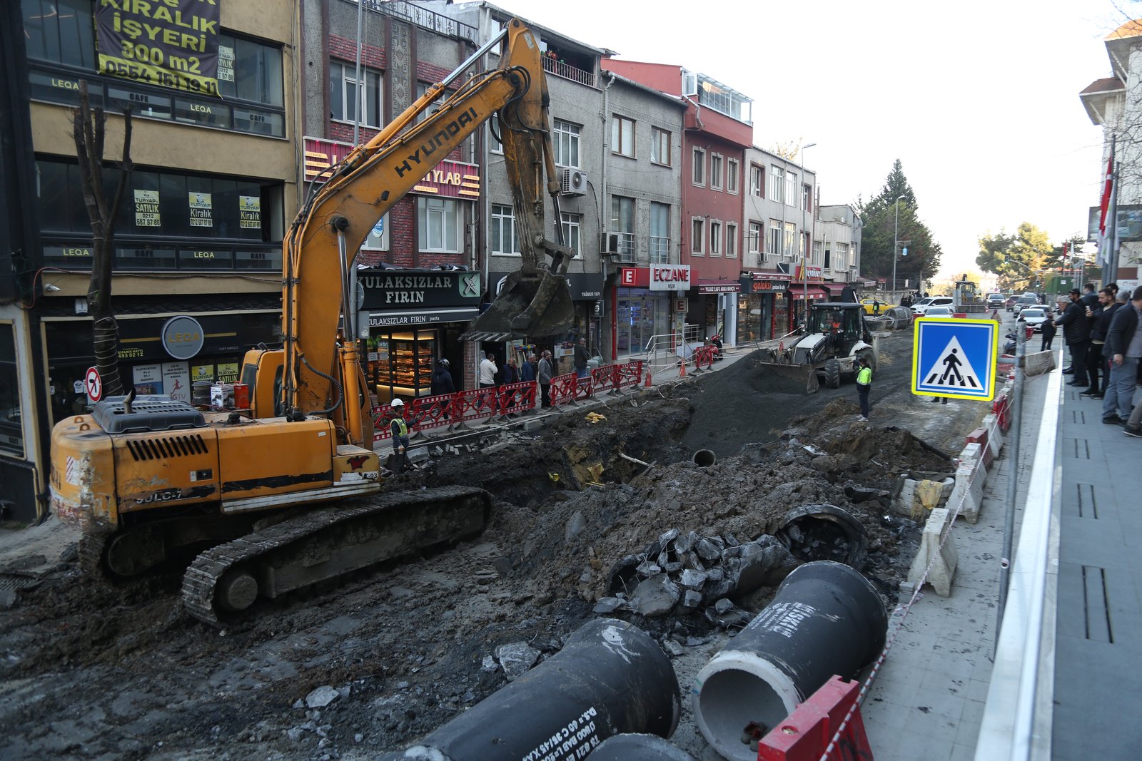 Eyüpsultan'da atık su ve yağmursuyu altyapı sorunu çözüme kavuşuyor Eyüpsultan'da atık su ve yağmursuyu altyapı sorunu çözüme kavuşuyor
