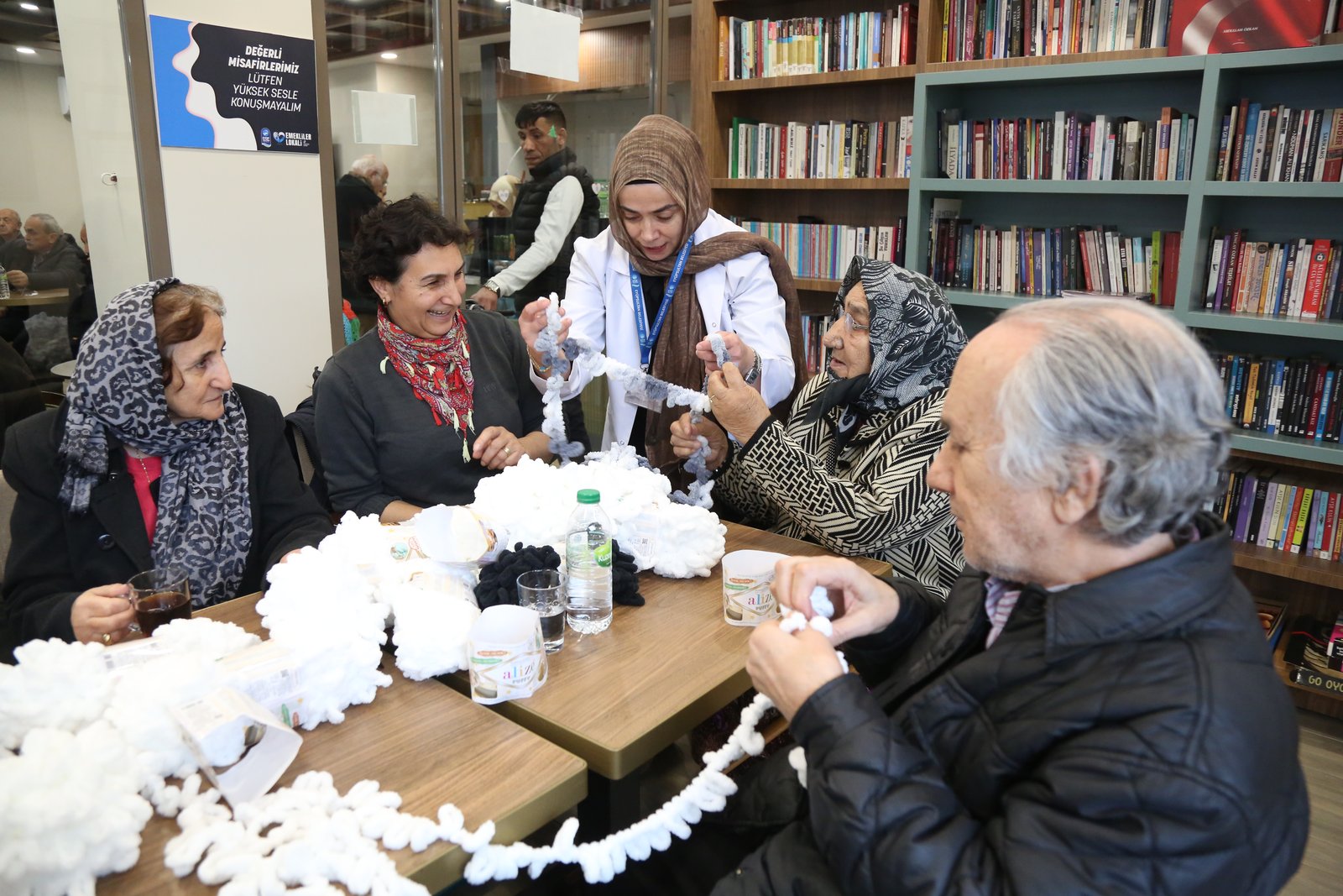 Emekliler Lokali – Hafıza Kafe'de kadınlara yönelik etkinlik Emekliler Lokali – Hafıza Kafe'de kadınlara yönelik etkinlik