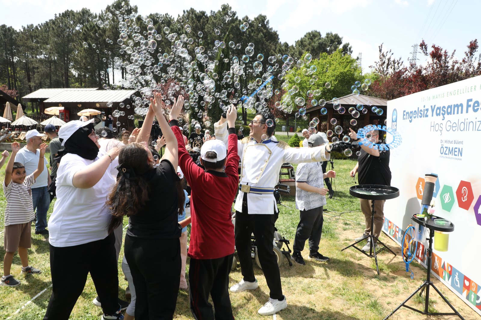 Engelsiz Yaşam Festivali'nde coşku doruğa ulaştı Engelsiz Yaşam Festivali'nde coşku doruğa ulaştı
