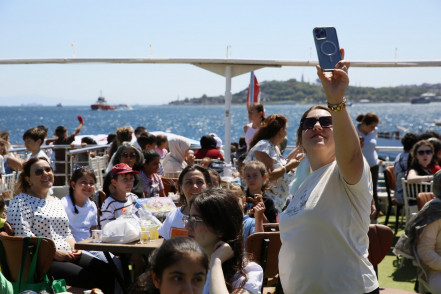 Eyüpsultan'dan boğazın eşsiz maviliğine geziler başladı