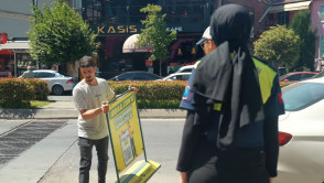 Zabıta ekiplerimiz, kamusal alanların ortak kullanımını korumak amacıyla denetimlerini sürdürüyor.