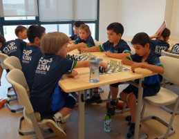 Sporu ve kültürel etkinlikleri yaygınlaştırıyor, çocuklarımıza spor bilinci kazandırıyoruz.